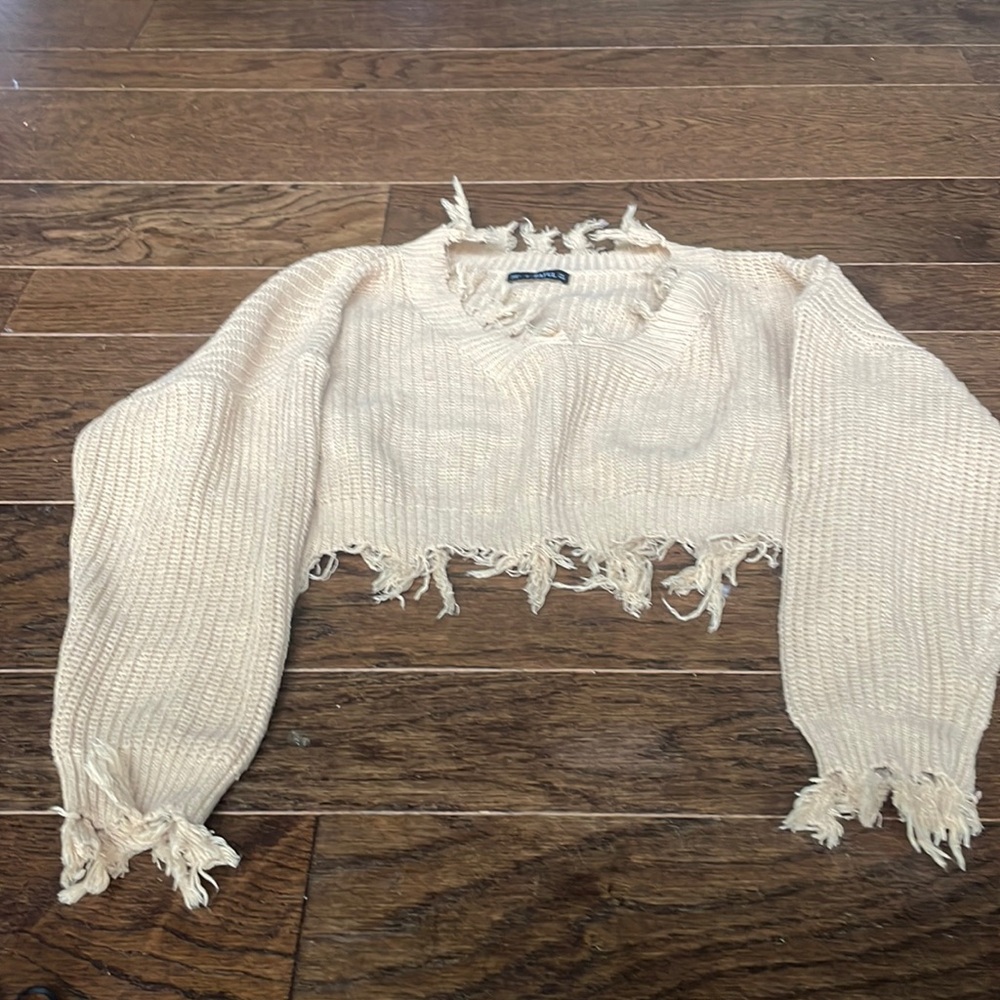 Zaful, one size, cropped, creame colored distressed top